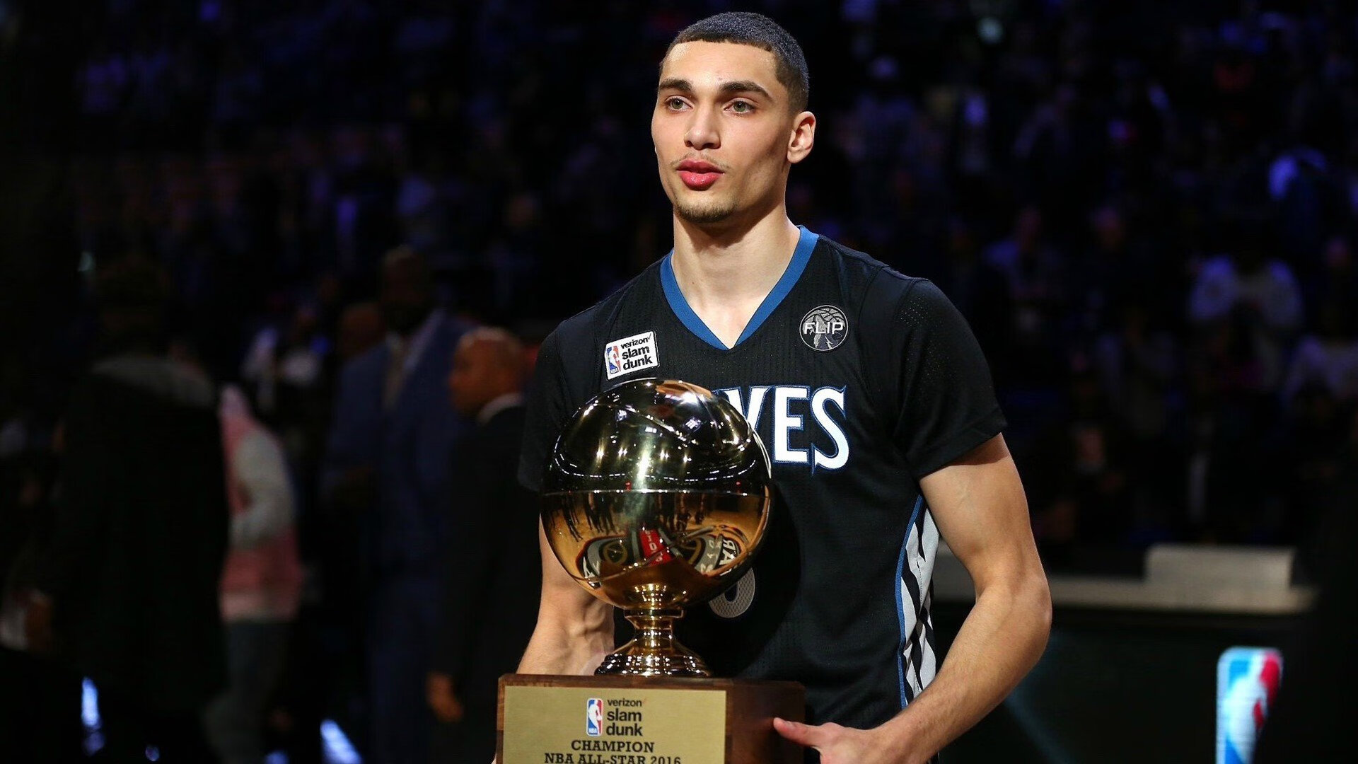 美国队后卫佩雷斯在巴黎奥运会上表现出色，佩雷斯访华